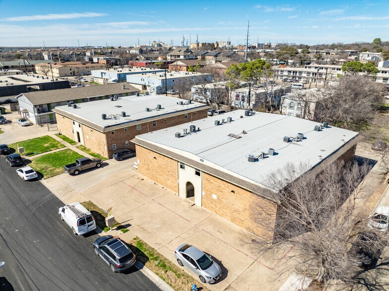 More Photos Of 2404 Louise St, Denton Multifamily For Sale