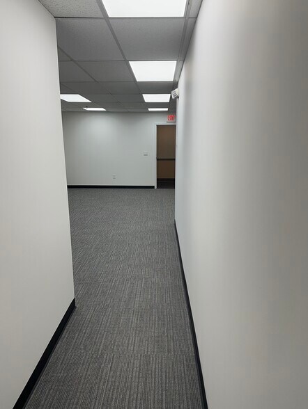 More Photos Of 600 S Livingston Ave, Livingston Office For Lease