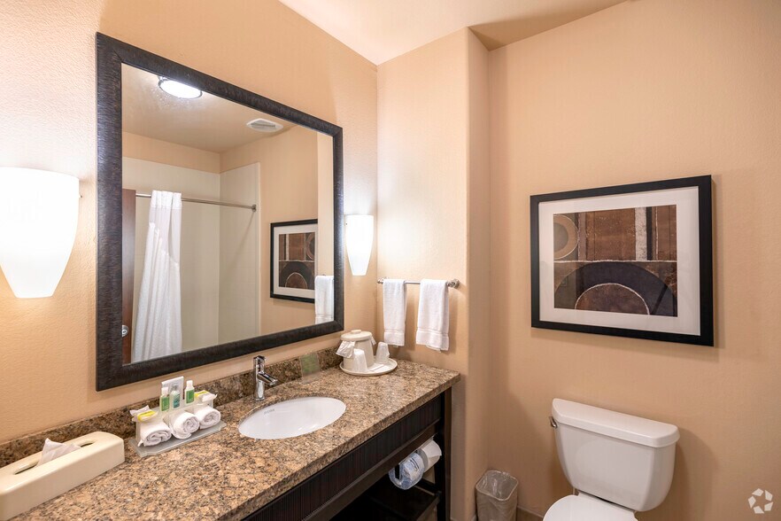 More Photos Of 2199 US 59, Beeville Hotel For Sale