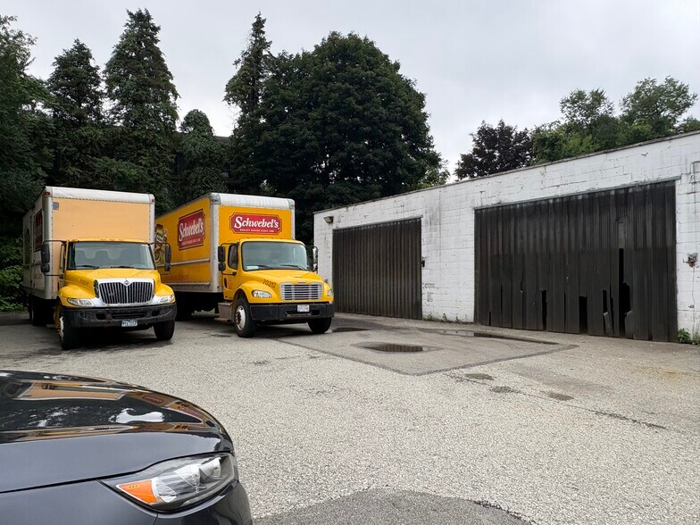 More Photos Of 4315 Walnut St, McKeesport Warehouse For Lease