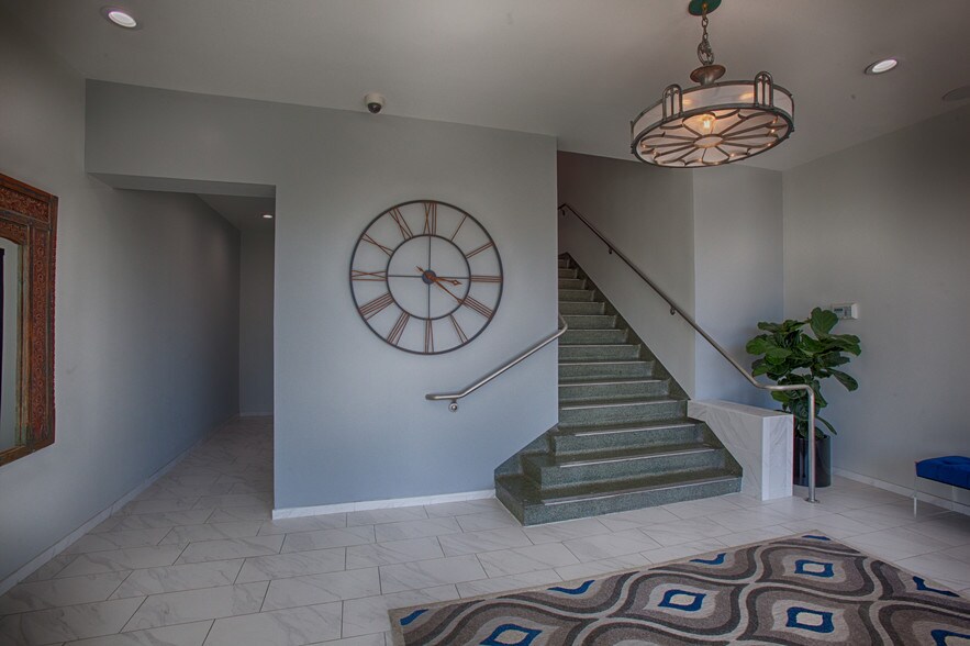 More Photos Of 3217 Montrose Blvd, Houston Office For Lease