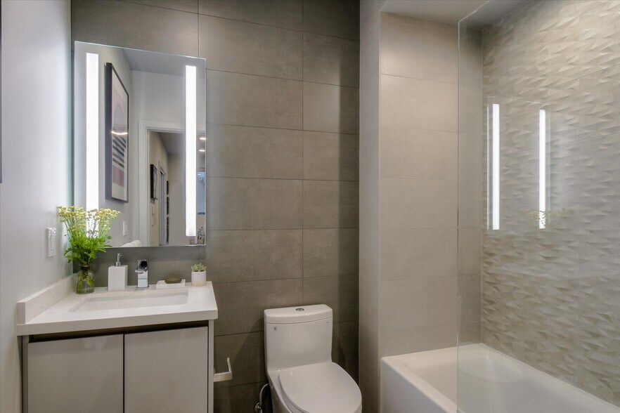 More Photos Of 824 Hyde St, San Francisco Apartments For Sale