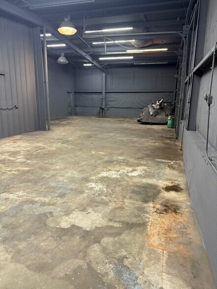 More Photos Of 1350 Commerce Dr, Stockbridge Warehouse For Lease