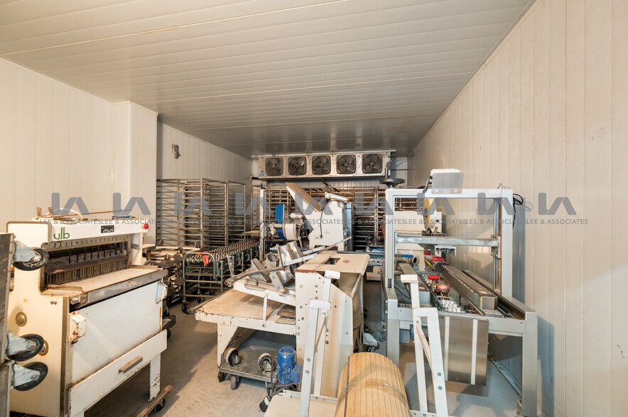 More Photos Of 2727 Dixon St, Port Coquitlam Industrial For Sale