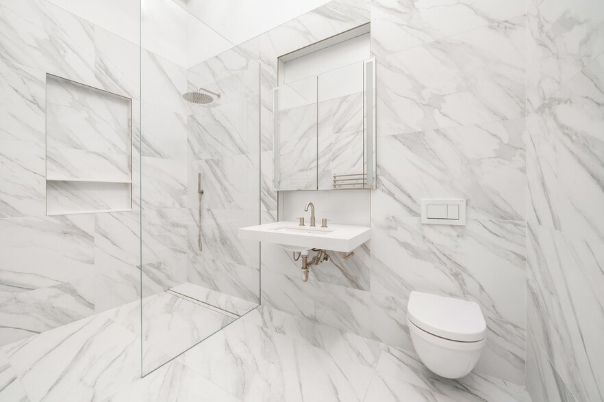 More Photos Of 402 W 20th St, New York Apartments For Sale