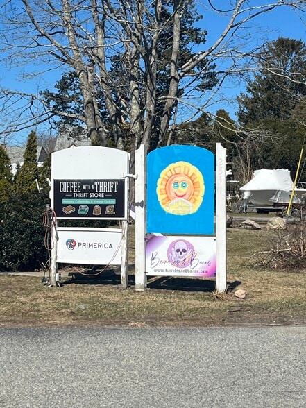 More Photos Of 254 Shore Rd, Buzzards Bay Office For Sale