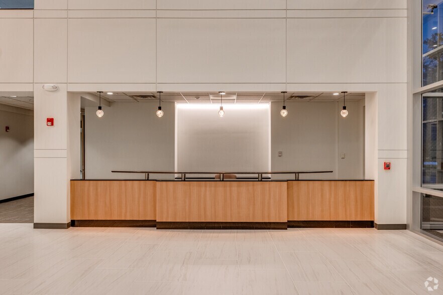 More Photos Of 327 Inverness Dr S, Englewood Office Residential For Lease