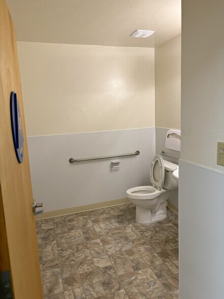 More Photos Of 2170 Oakland Rd, San Jose Light Manufacturing For Lease