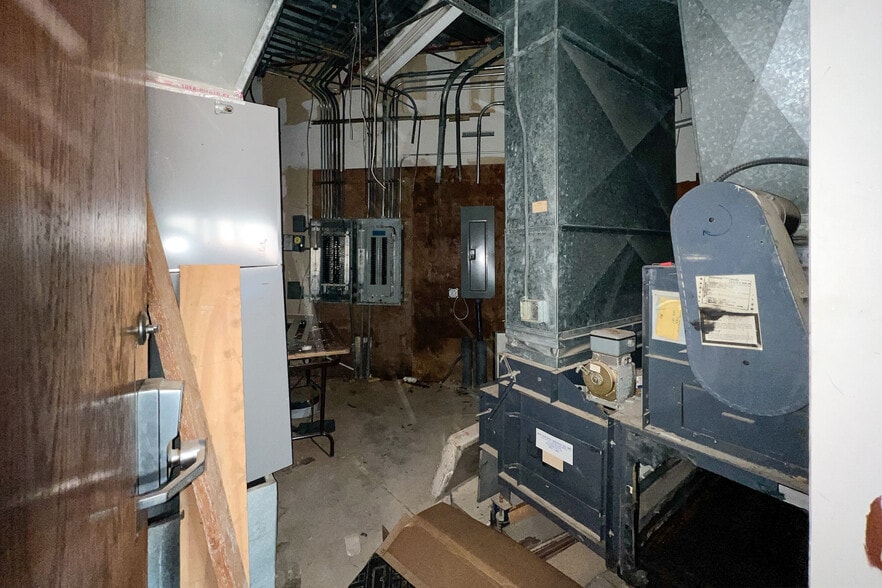 More Photos Of 3200 E Memorial Rd, Edmond Medical For Sale