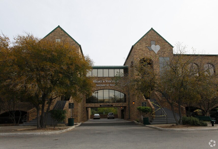More Photos Of 1933 NE Loop 410, San Antonio Office For Sale