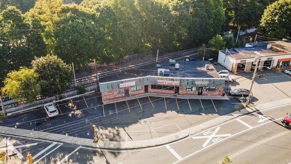 More Photos Of 139 Dodge St, Beverly Storefront For Sale