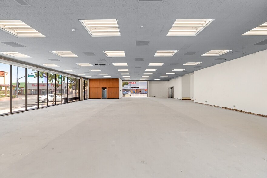 More Photos Of 231-233 E Yosemite Ave, Madera Bank For Sale