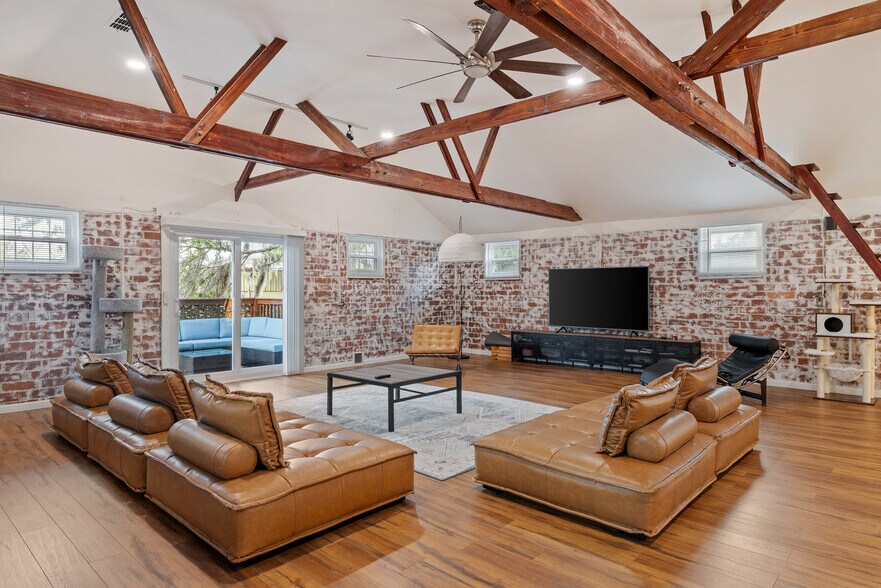 More Photos Of 3100 S Adams St, Tallahassee Flex For Sale