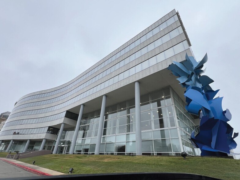 Primary Photo Of 40 NE Loop 410, San Antonio Office For Sale