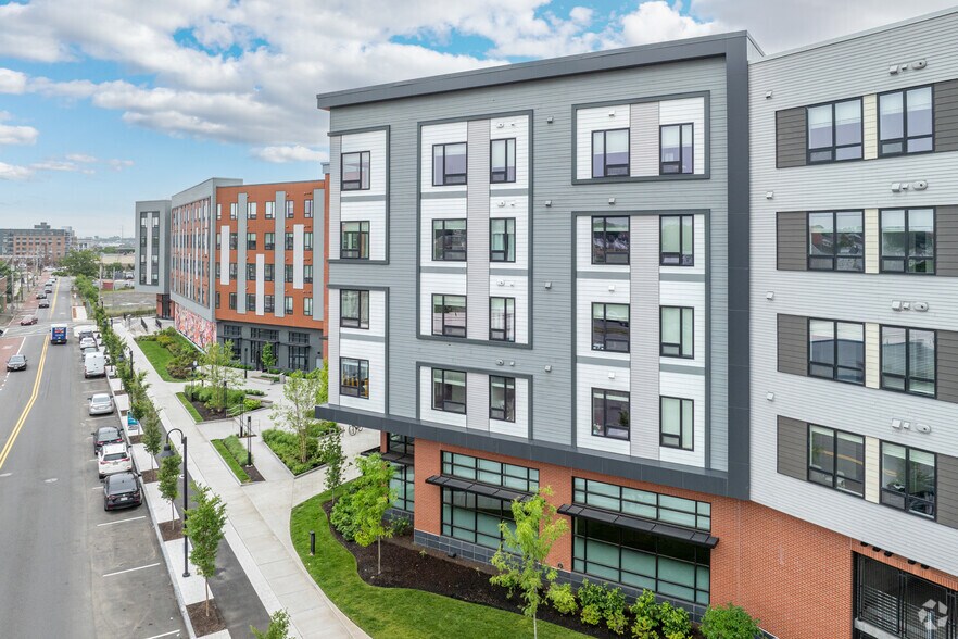 More Photos Of 484 2nd St, Everett Apartments For Lease