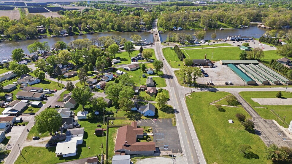 More Photos Of 12150 N US Highway 421, Monticello General Retail For Sale