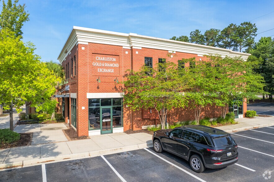 More Photos Of 600 Long Point Rd, Mount Pleasant Unknown For Lease