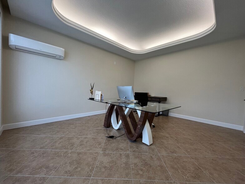 More Photos Of 5009 N Central Ave, Tampa Office For Lease