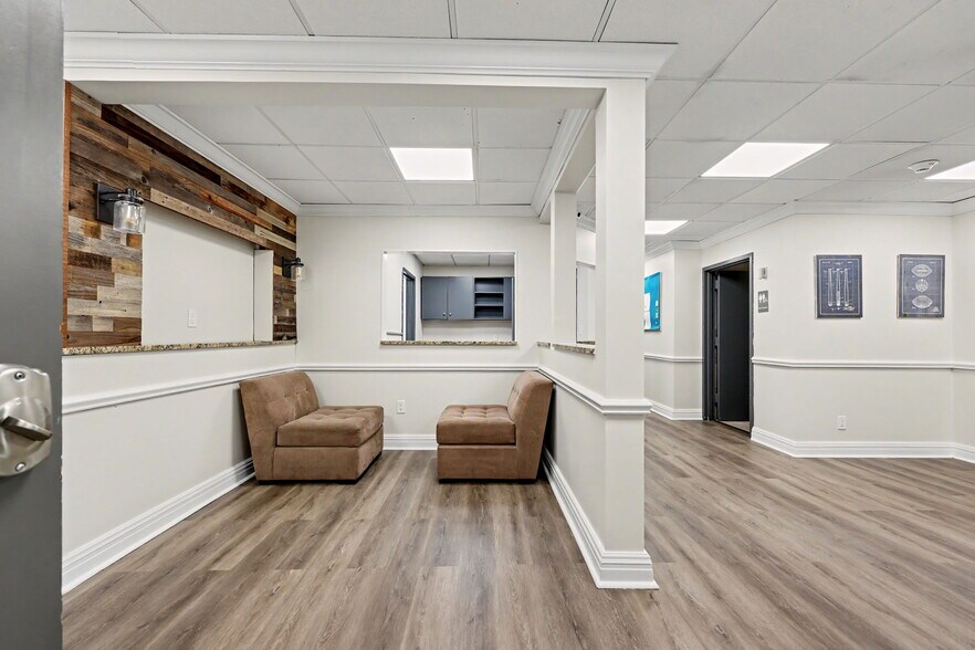 More Photos Of 7 Riversville Rd, Greenwich Medical For Lease