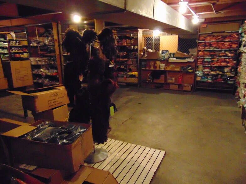 More Photos Of 15390 Gratiot Ave, Detroit Storefront For Lease