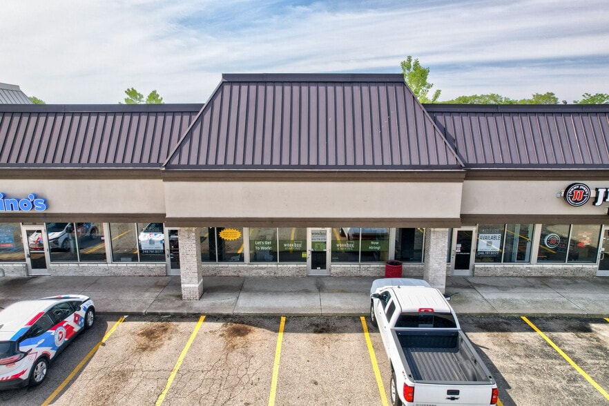 More Photos Of 3802 E Court St, Flint Unknown For Lease