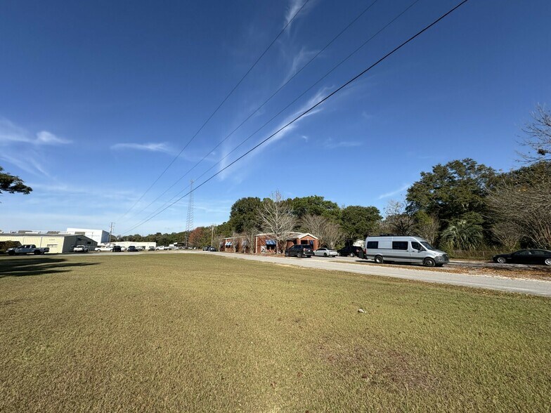 More Photos Of 101 E Roberts Rd, Pensacola Industrial For Sale
