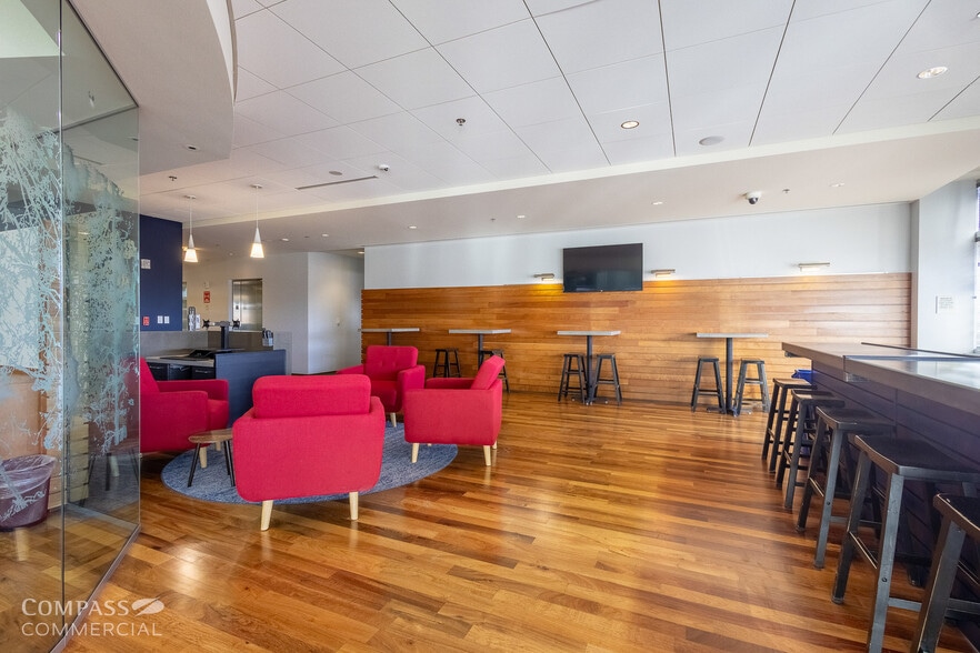More Photos Of 360 SW Bond St, Bend Office For Lease
