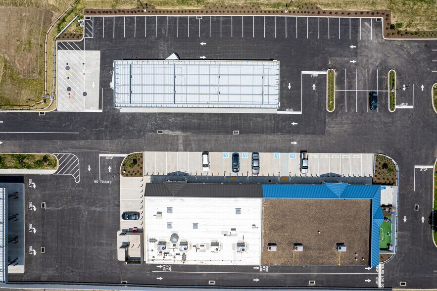 More Photos Of 626 Can Do Expy, Hazleton Unknown For Lease