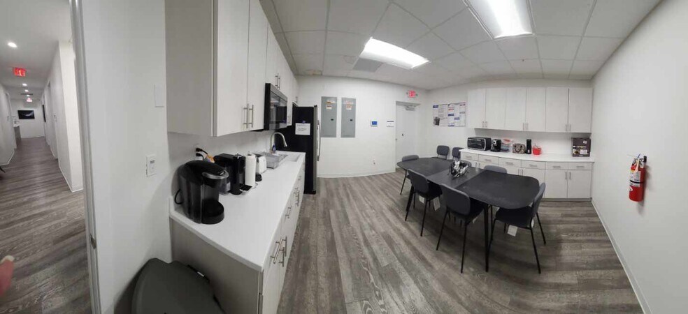 More Photos Of 11050 Griffin Rd, Cooper City Freestanding For Lease