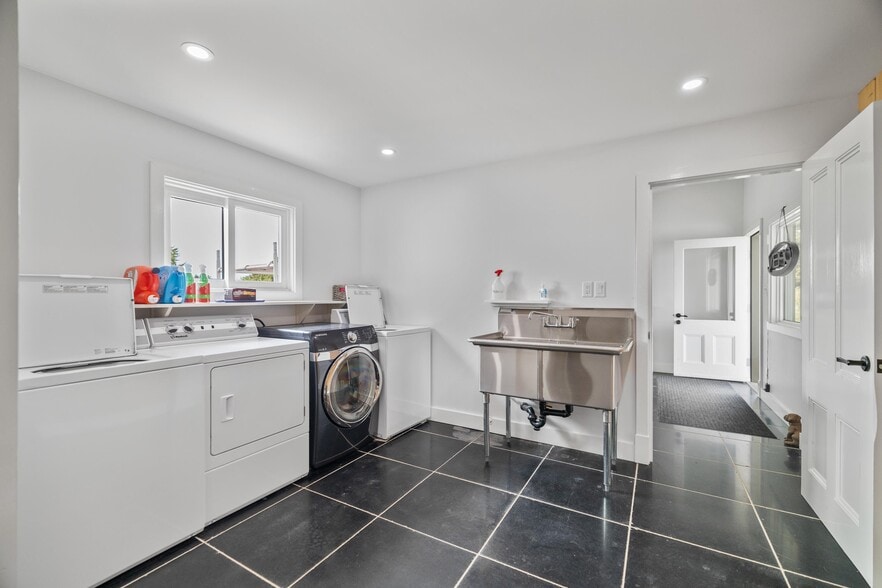 More Photos Of 31 Nelson St, Victoria Flex For Sale