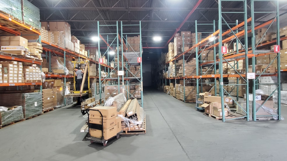 More Photos Of 744 Clinton St, Brooklyn Warehouse For Lease
