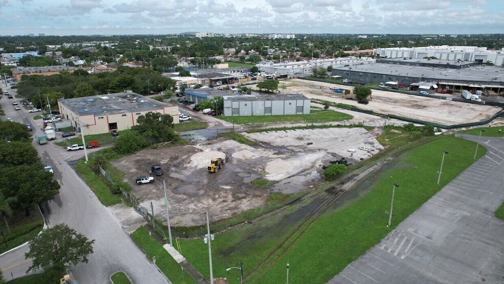 More Photos Of 1171 SE 10th Ave, Hialeah Land For Lease