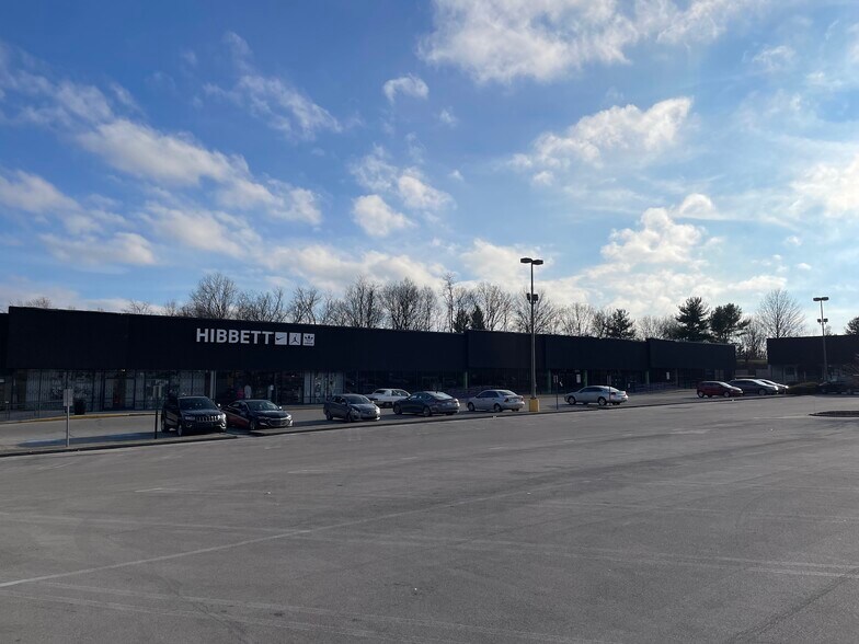 More Photos Of 3120-3180 Richmond Rd, Lexington Unknown For Lease