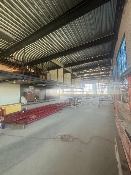 More Photos Of 1320-1330 E Franklin Ave, El Segundo Service For Lease