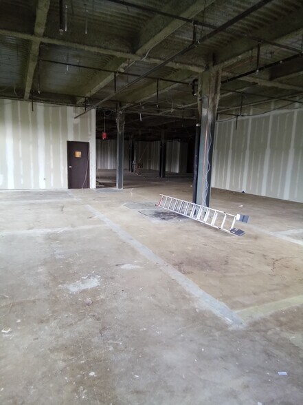 More Photos Of 15 Matthews St, Goshen Office For Sale