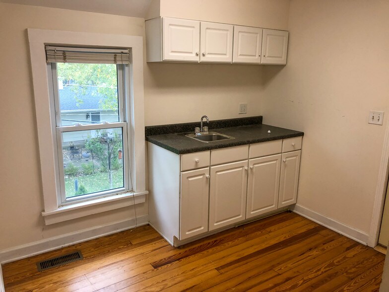 More Photos Of 942 E State St, Geneva Loft Creative Space For Sale