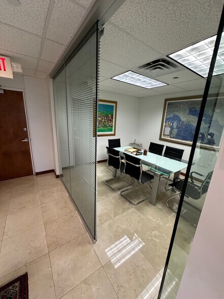 More Photos Of 4300 Biscayne Blvd, Miami Office Residential For Lease