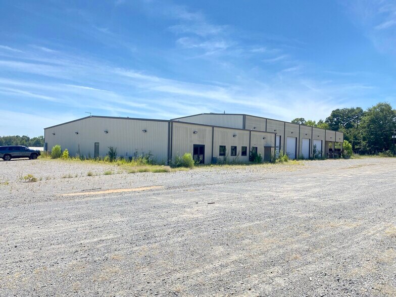 More Photos Of 175 Private Road 7335, De Berry Industrial For Sale