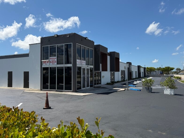 More Photos Of 5701-5731 NW 74th Ave, Miami Warehouse For Lease