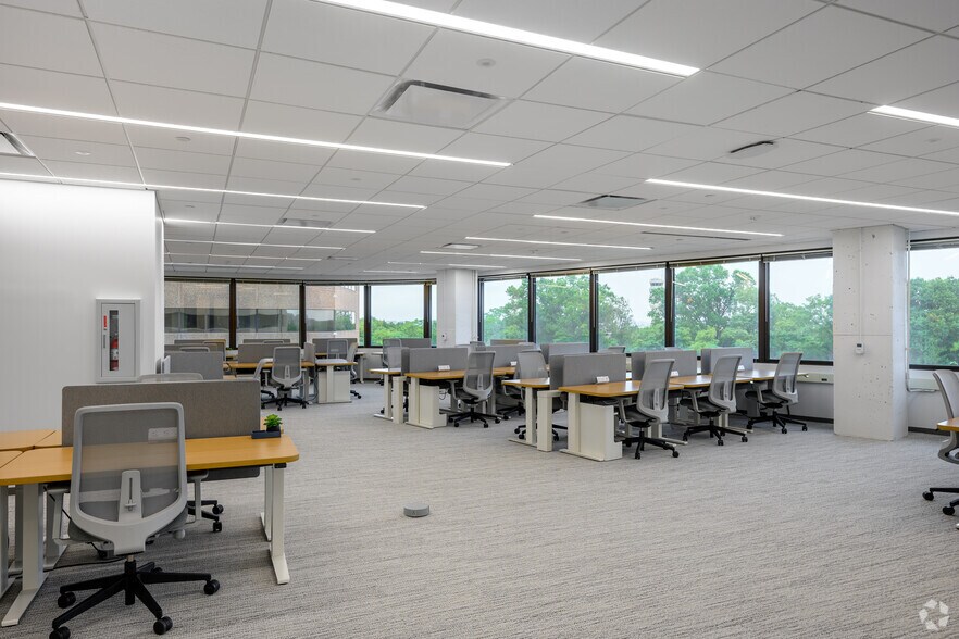 More Photos Of 2451 Crystal Dr, Arlington Office For Lease