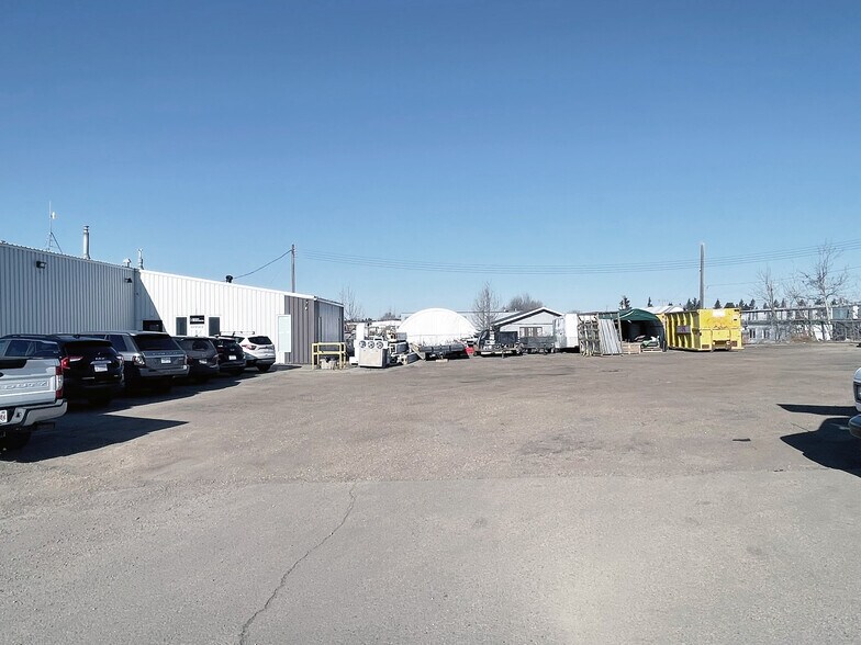 10720 209th St, Edmonton, AB T5S 1Z8 Service For Sale