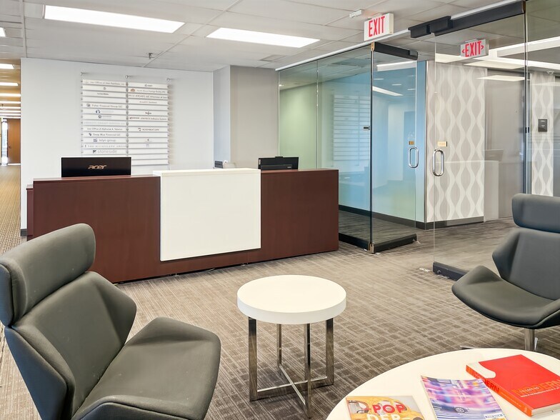More Photos Of 707 Skokie Blvd, Northbrook Coworking Space