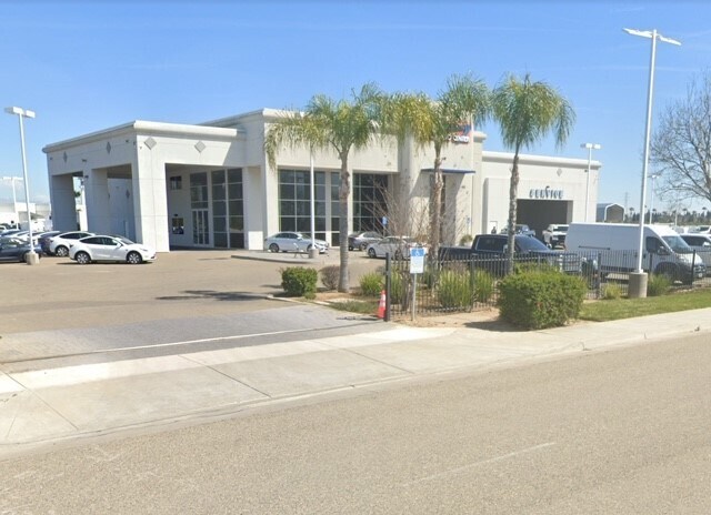 More Photos Of 321 Prosperity Blvd, Chowchilla Auto Dealership For Lease