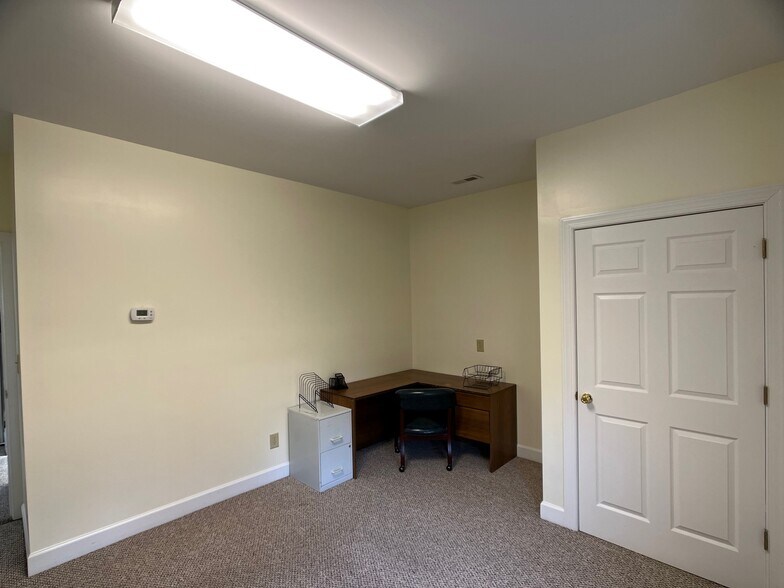 More Photos Of 203 W Nash St, Louisburg Office For Lease