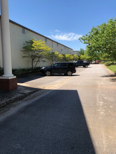 More Photos Of 302 Alabama St, Auburn Flex For Lease