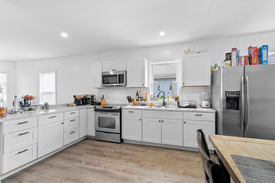 More Photos Of 116 Foundry St, Central Falls Apartments For Sale