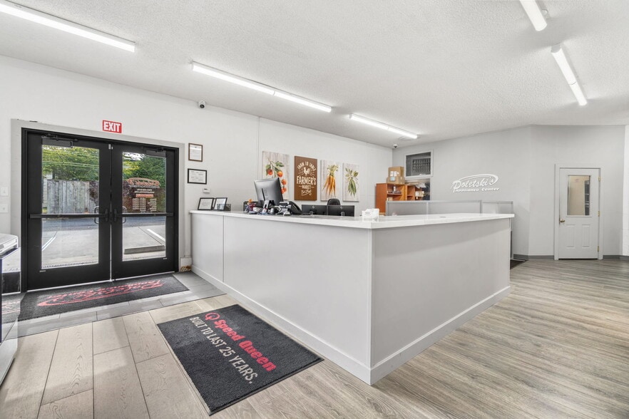 More Photos Of 341 Harris St, Eureka Storefront For Sale