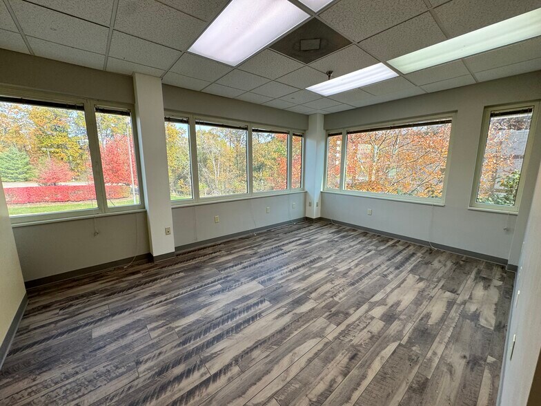 More Photos Of 2400 Corporate Dr, Wexford Medical For Lease