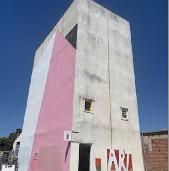 More Photos Of 118 Gray Ave, Santa Barbara Research And Development For Lease