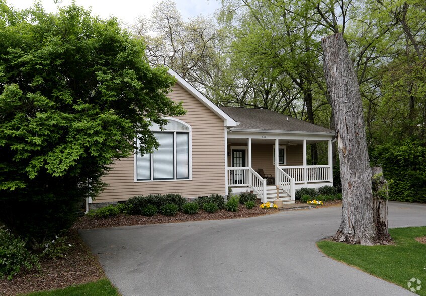 More Photos Of 437 E Iris Dr, Nashville Coworking Space